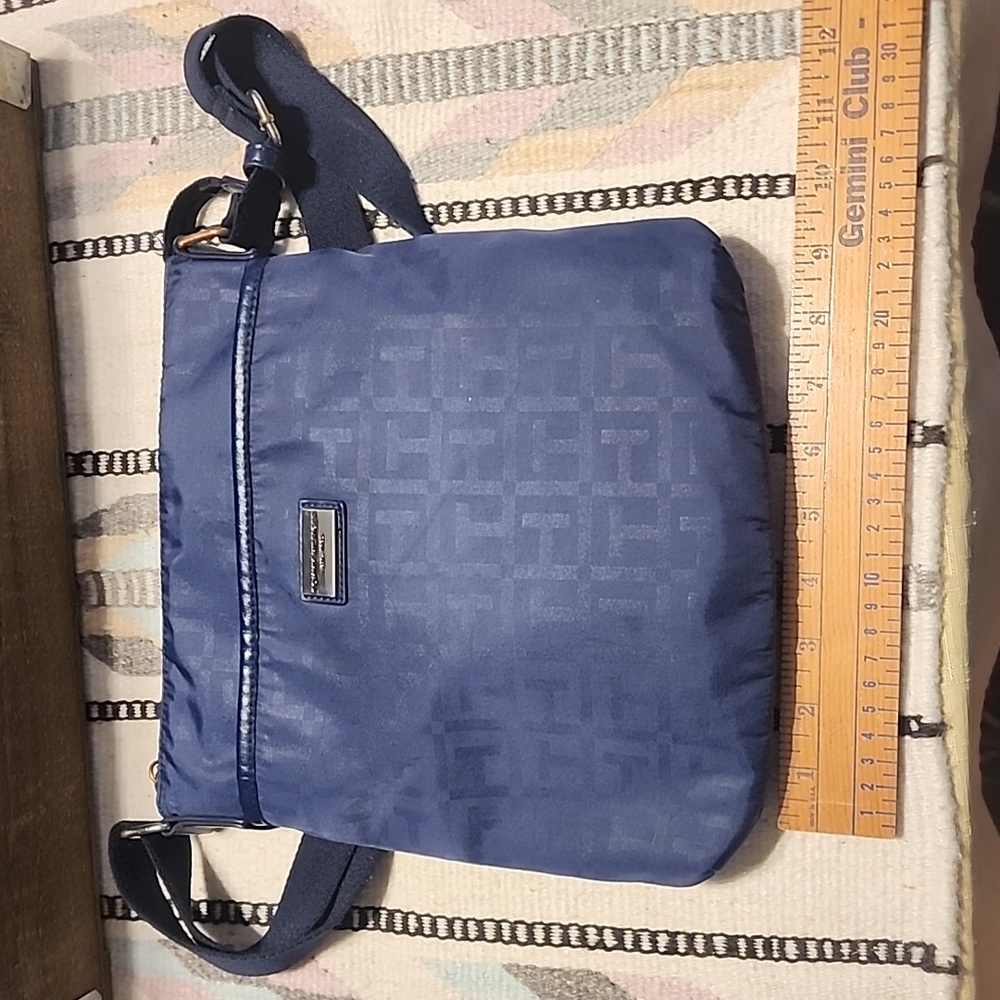 Tommy Hilfiger crossbody - Picture 2 of 7